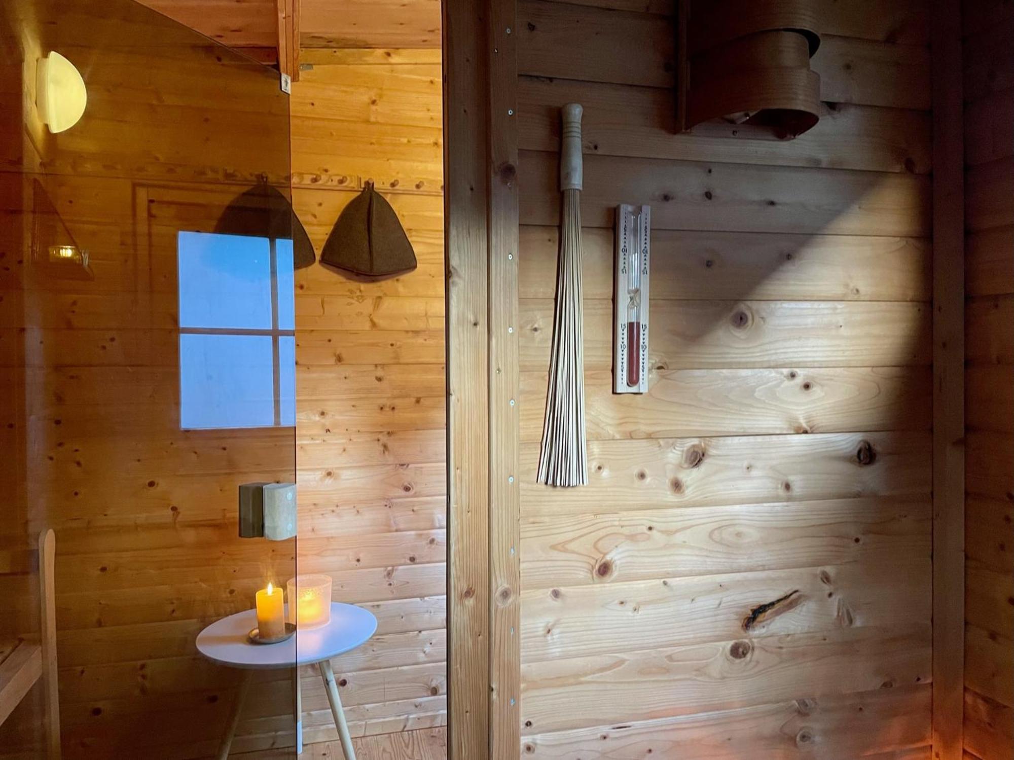 Modernes Holzhaus Im Skandinavischen Stil Mit Sauna, Garten Und 2 Katzen Norderstedt Bagian luar foto