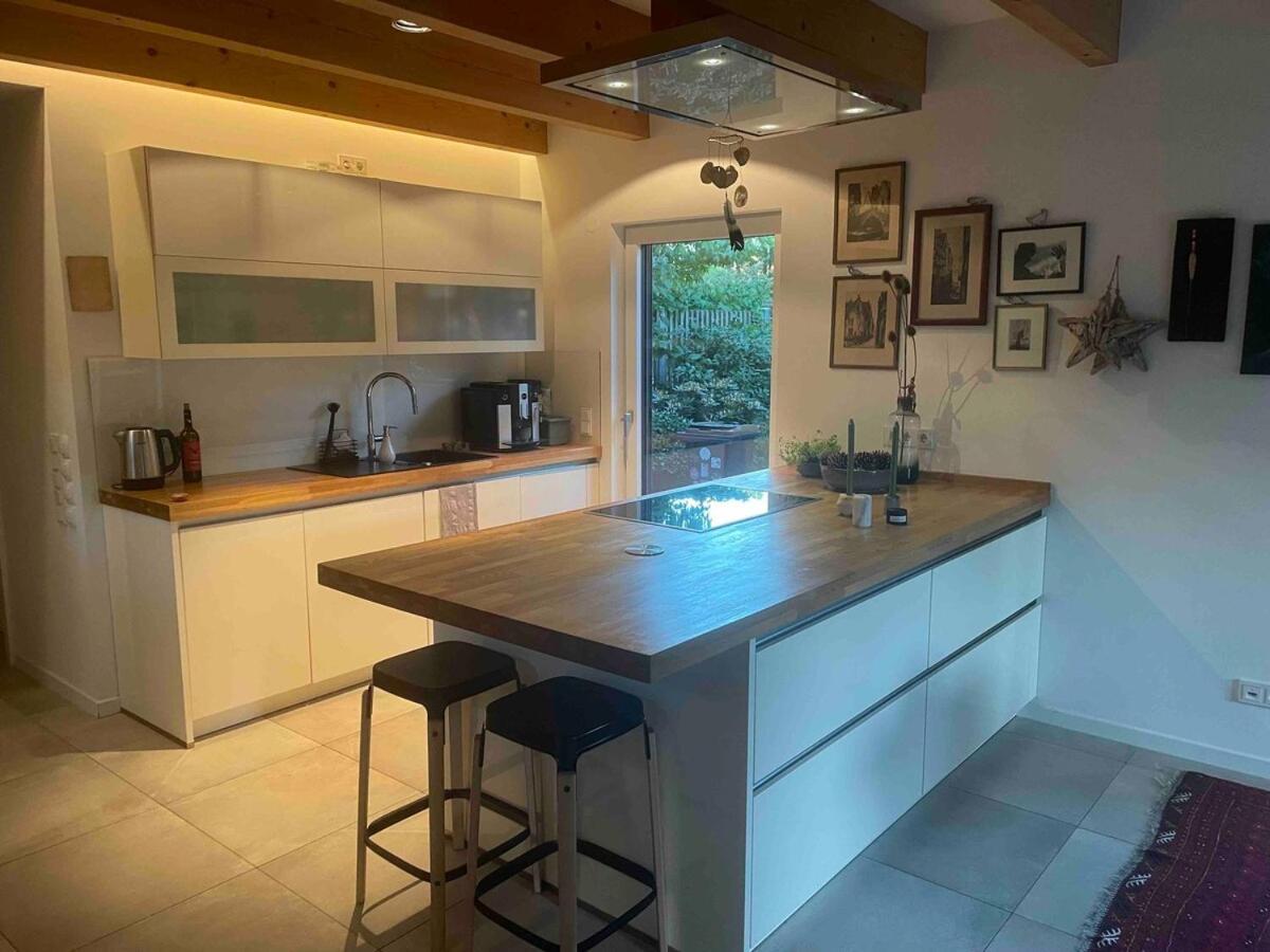 Modernes Holzhaus Im Skandinavischen Stil Mit Sauna, Garten Und 2 Katzen Norderstedt Bagian luar foto