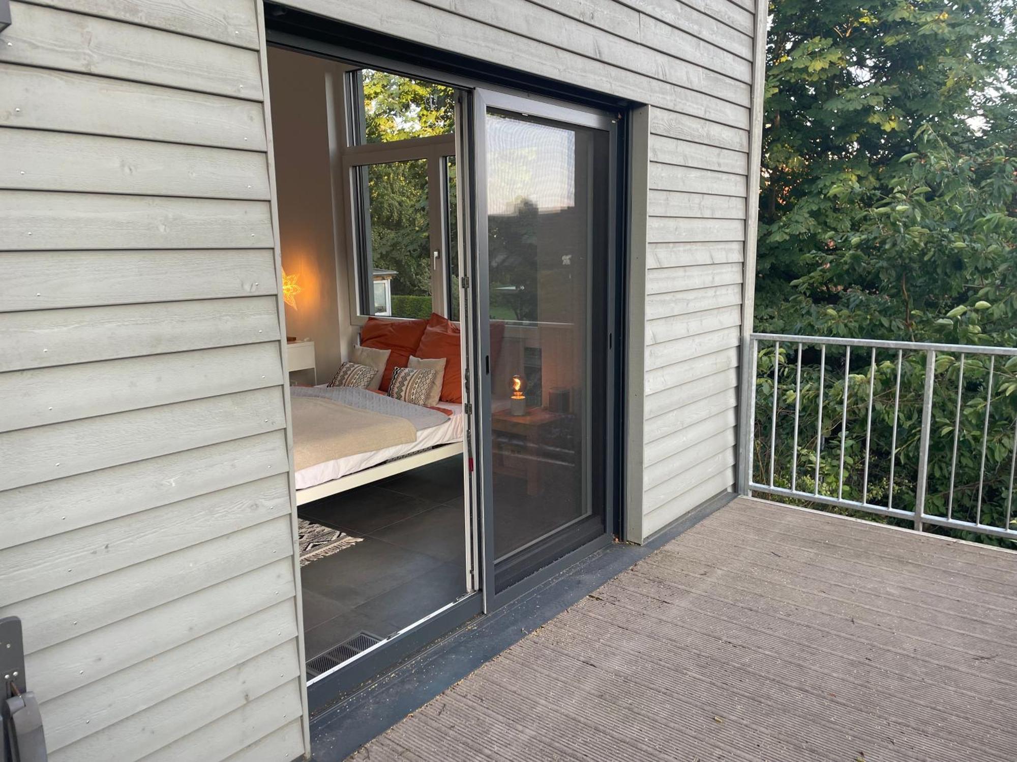 Modernes Holzhaus Im Skandinavischen Stil Mit Sauna, Garten Und 2 Katzen Norderstedt Bagian luar foto