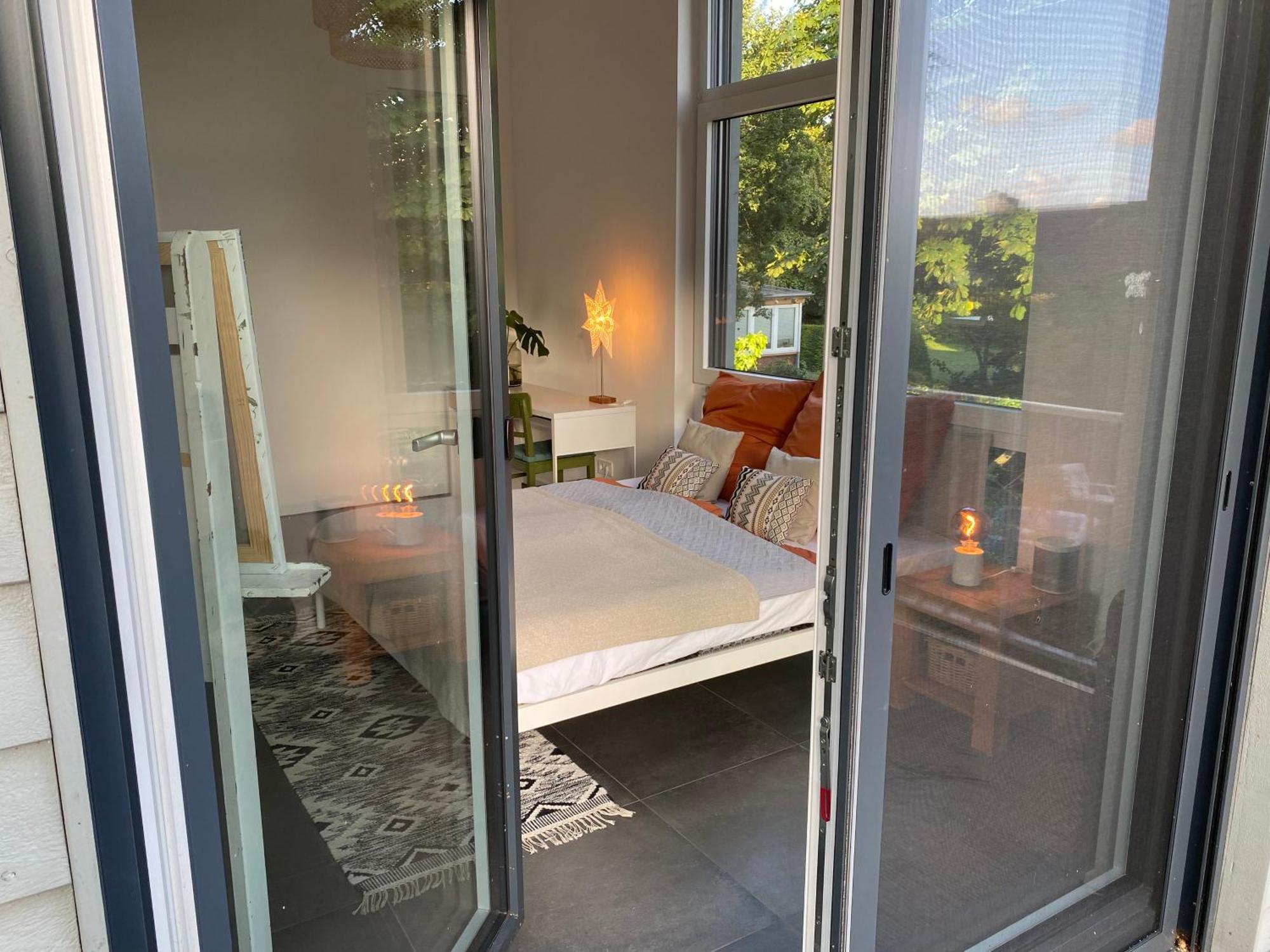 Modernes Holzhaus Im Skandinavischen Stil Mit Sauna, Garten Und 2 Katzen Norderstedt Bagian luar foto